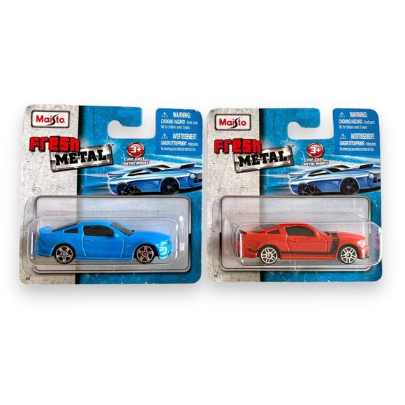 2 Maisto Fresh Metal Die Cast Toy Cars Ford Mustang GT Boss 302 Blue Red 2010 - Picture 1 of 10